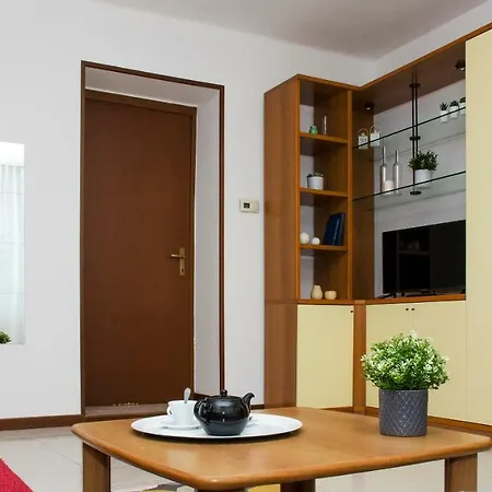 Joivy Beautiful 1 Bed Apt With Terrace And Parking Como